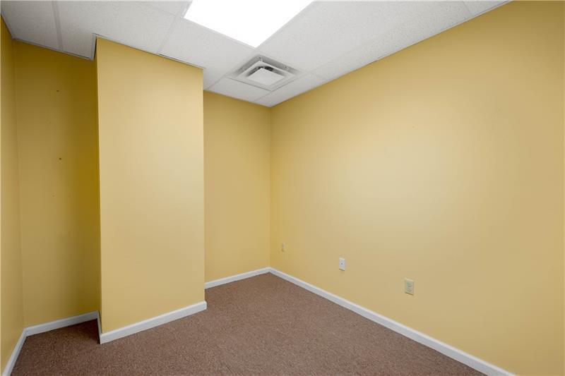 More Photos Of 626 5th Ave, Coraopolis Office Residential For Sale