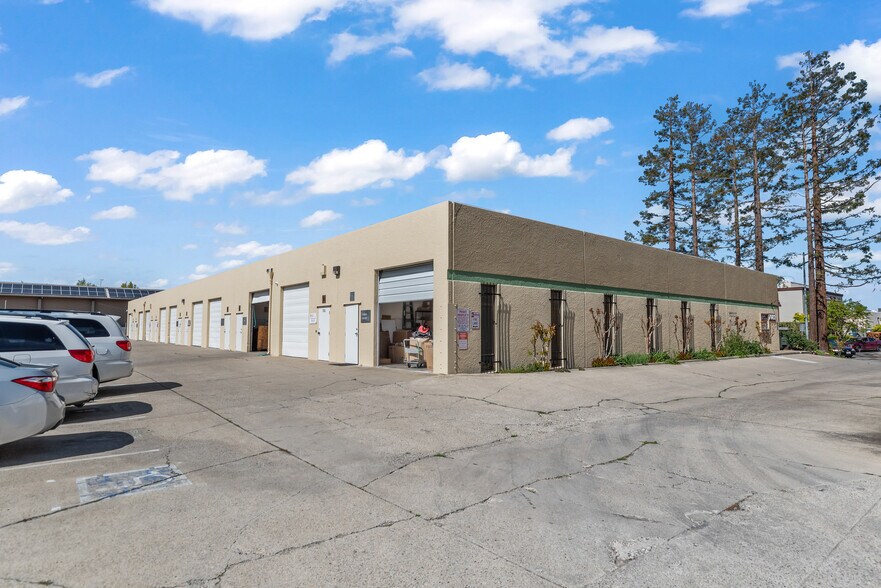More Photos Of 7083 Commerce Cir, Pleasanton Warehouse For Lease