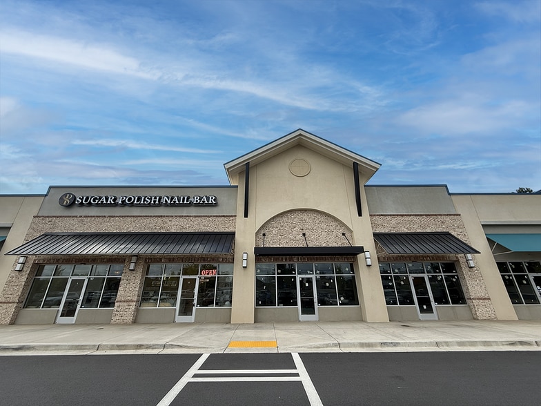 More Photos Of 310 Lanier Cir, Woodstock Storefront For Lease