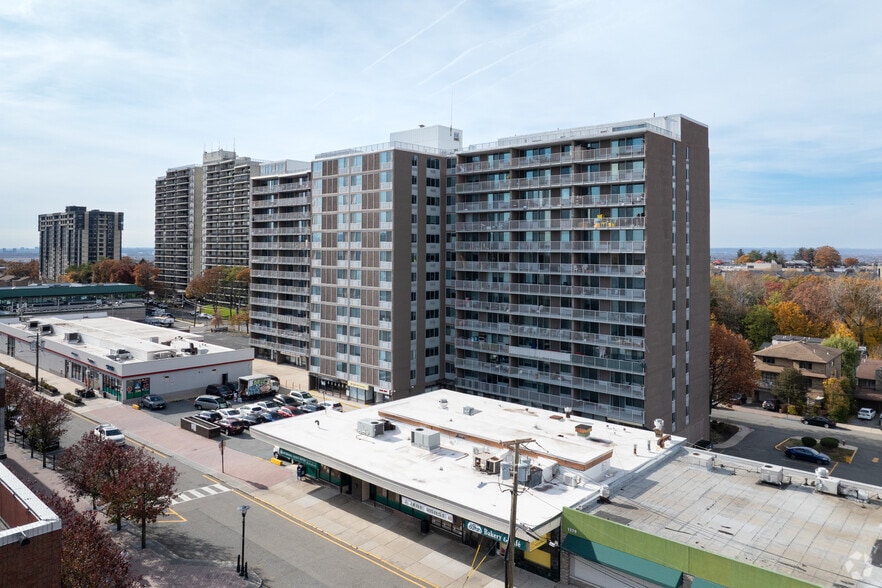 More Photos Of 1350 15th St, Fort Lee Apartments For Lease