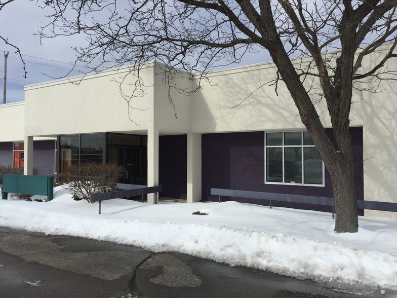 More Photos Of 653 Michigan Ave, Holland Freestanding For Lease