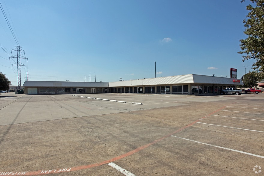 Primary Photo Of 2430-2436 Valley View Ln, Farmers Branch Unknown For Lease