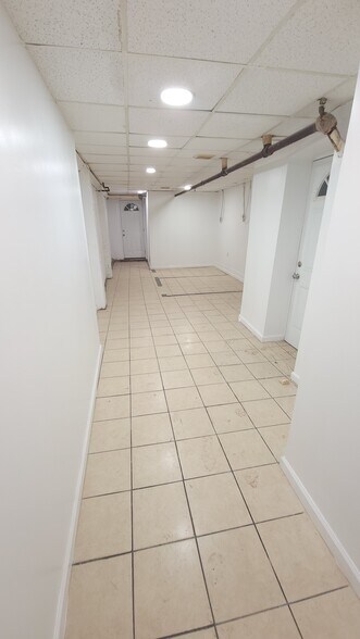 More Photos Of 39 Henry St, New York Apartments For Lease