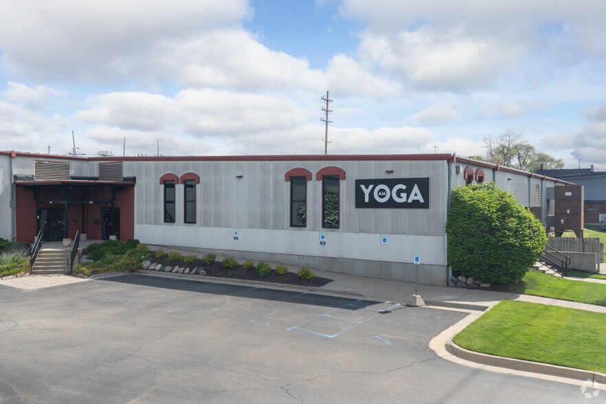 More Photos Of 560 5th St NW, Grand Rapids Medical For Lease