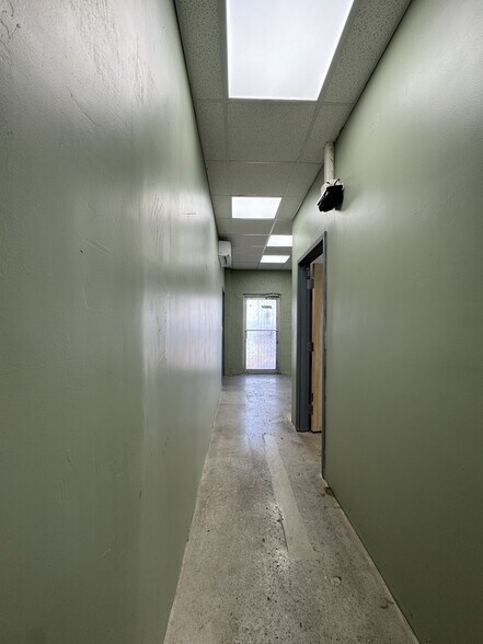 More Photos Of 1046-1048 E 26th St, Hialeah Warehouse For Lease