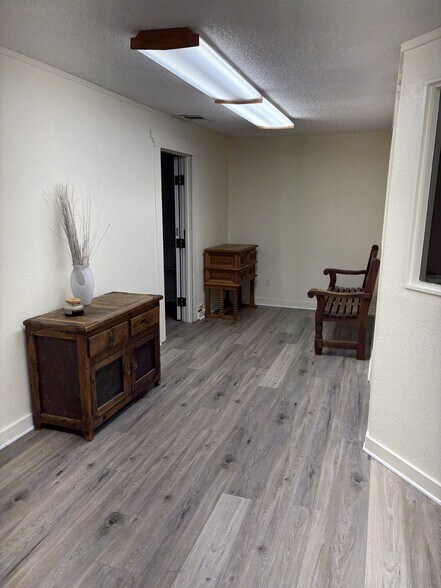 More Photos Of 116 Santa Fe Dr, Weatherford Office For Lease