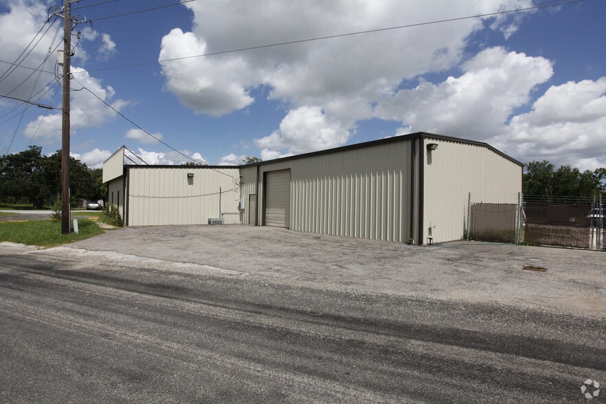 More Photos Of 200 N Broadway St, La Porte Warehouse For Lease