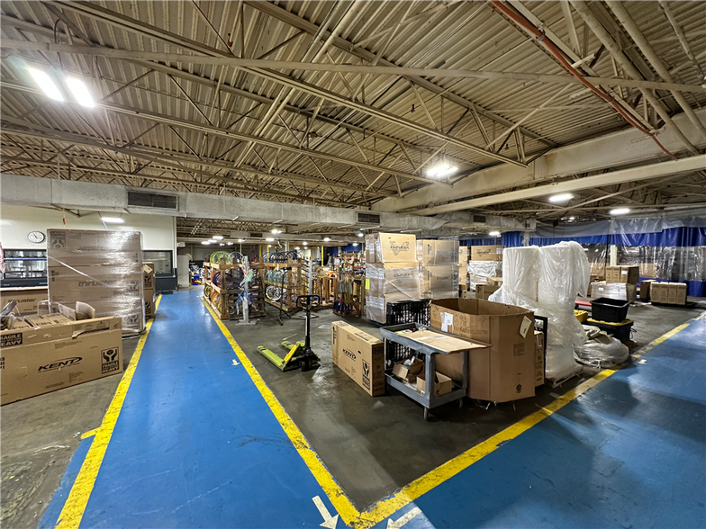 More Photos Of 9104 Alex Harvin Hwy, Summerton Manufacturing For Sale