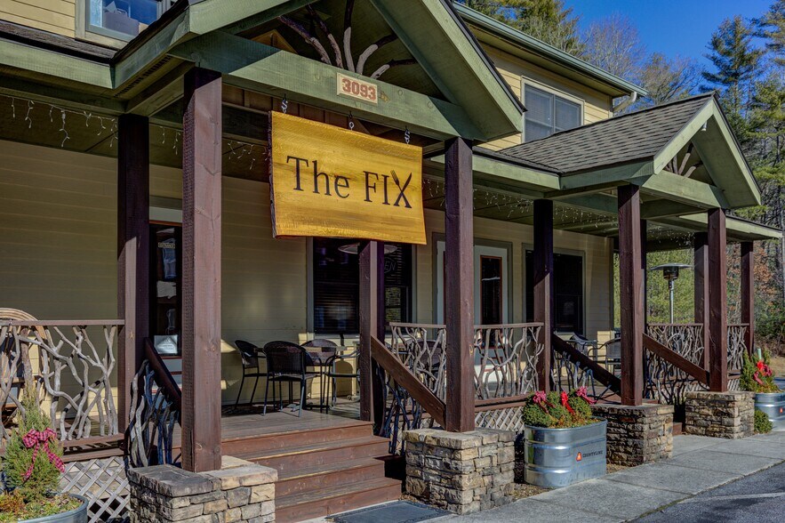 More Photos Of 3093 US Highway 64 E, Sapphire General Retail For Sale