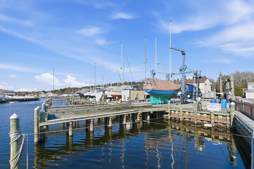 More Photos Of 100 Harbor Inn Rd, Bayville Shipyard For Sale