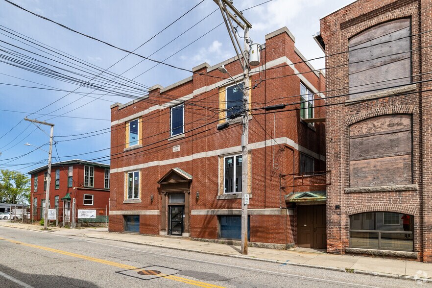More Photos Of 565 N Main St, Woonsocket Warehouse For Sale