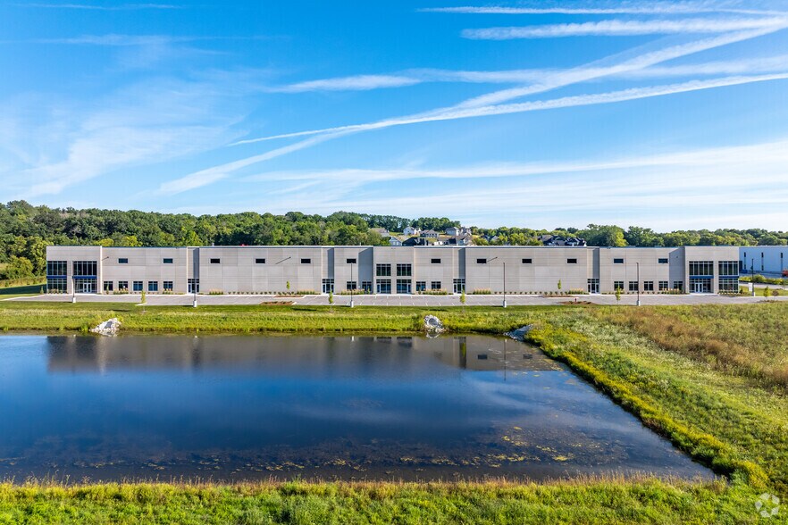 More Photos Of N53W25374 Highlands Court, Sussex Distribution For Lease
