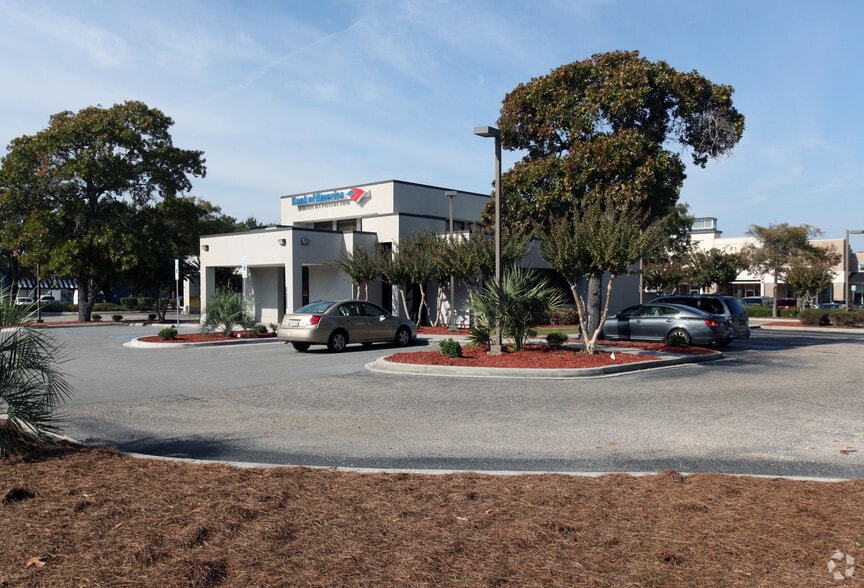 Primary Photo Of 7815 N Kings Hwy, Myrtle Beach Bank For Lease