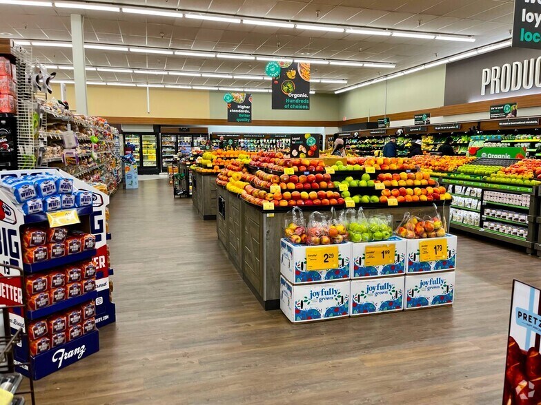 More Photos Of 12900-13002 SE Kent Kangley Rd, Kent Unknown For Lease