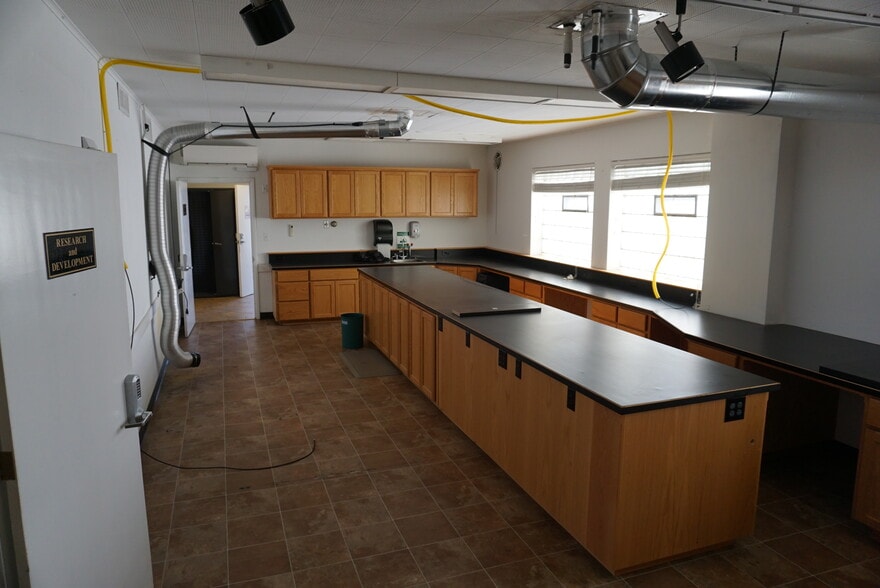 More Photos Of 607 5th St, Prosser General Retail For Sale