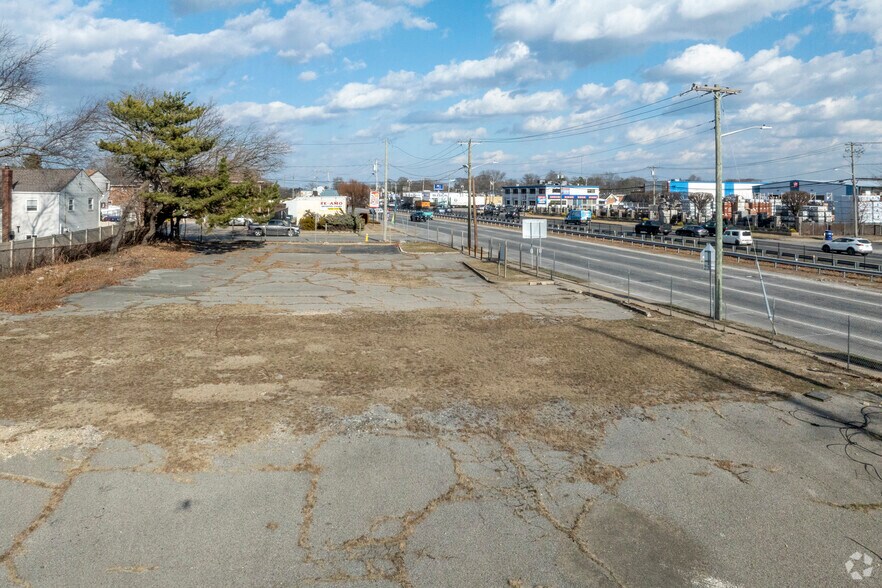 Primary Photo Of 240 E Sunrise Hwy, Lindenhurst Land For Lease