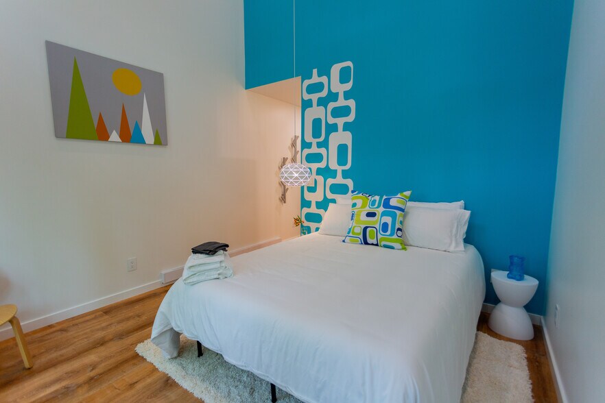 More Photos Of 7103 Lake View Rdg, Lake Ann Hospitality For Sale