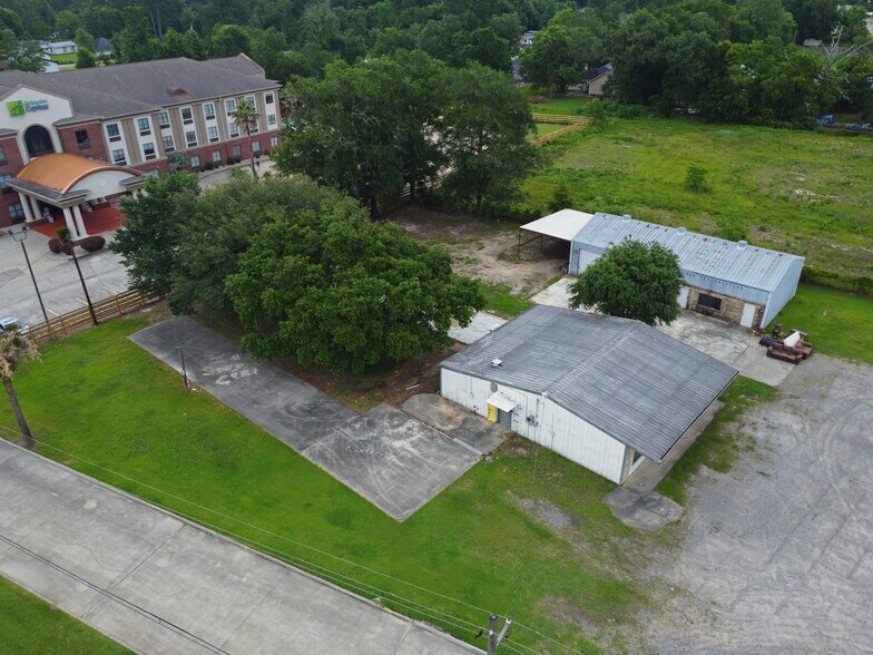 More Photos Of 590 Wilson St, Vidor Light Manufacturing For Sale