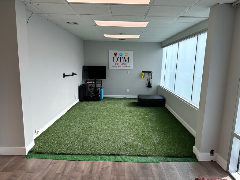 More Photos Of 521 Route 111, Hauppauge Medical For Lease