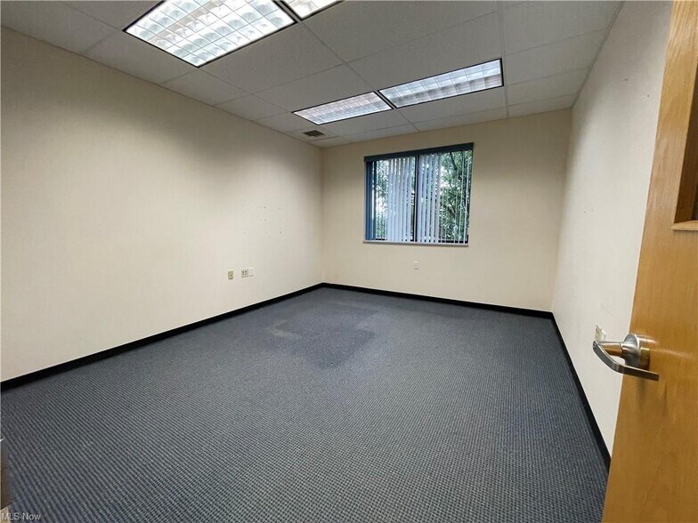 More Photos Of 100 Welday Ave, Steubenville Office For Lease