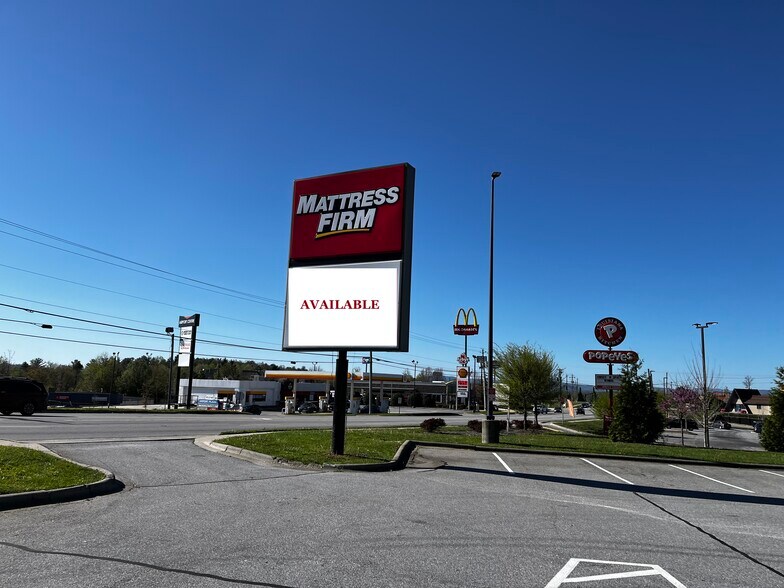 More Photos Of 422 Airport Rd, Arden Storefront For Lease