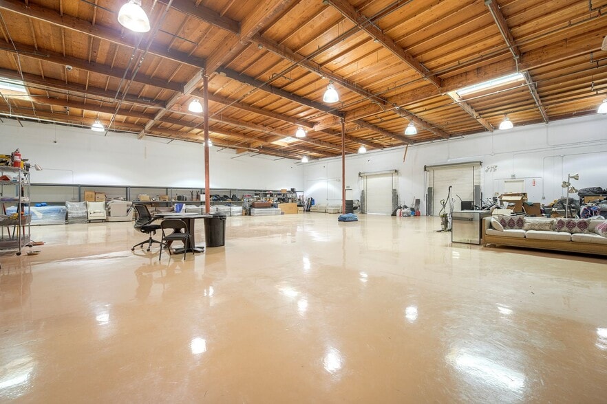 More Photos Of 2221 Las Palmas Dr, Carlsbad Warehouse For Sale
