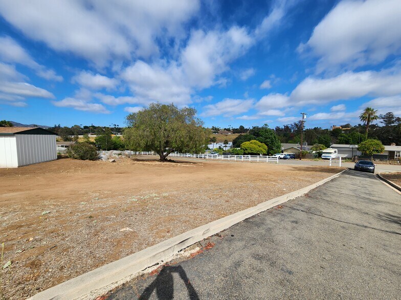 More Photos Of 1060 Crest View Rd, Vista Land For Sale