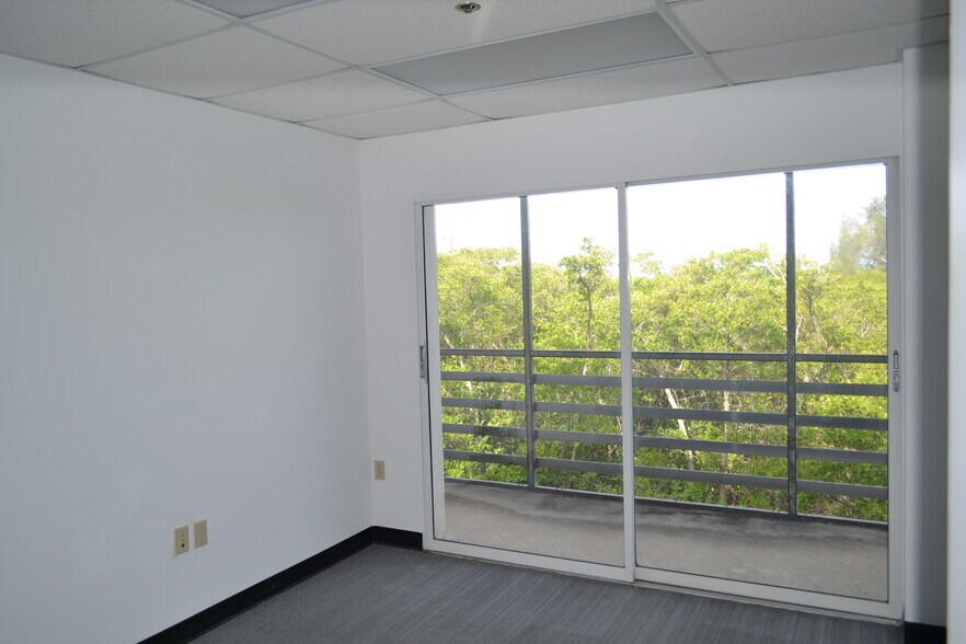 More Photos Of 1460 S McCall Rd, Englewood Medical For Sale