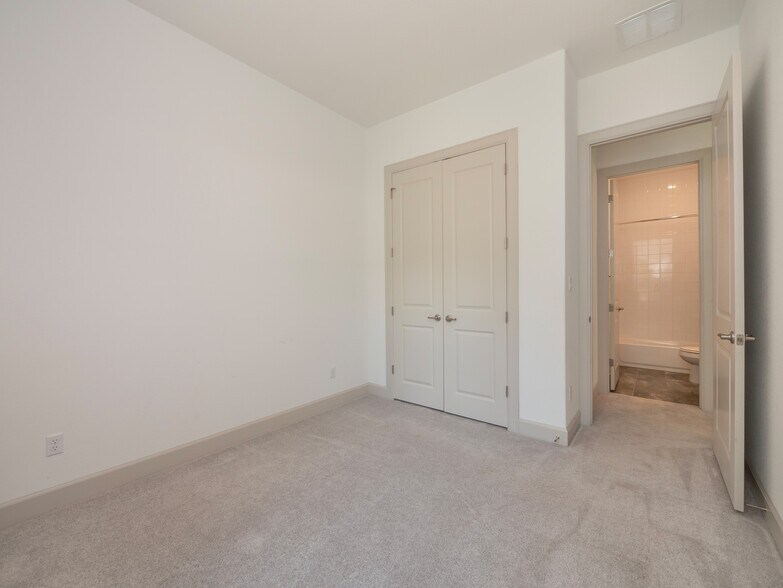 More Photos Of 13511 Carpenter Ln, Manchaca Land For Sale