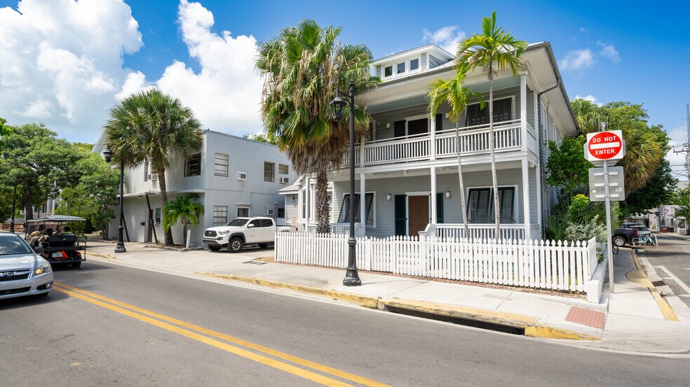 More Photos Of 413 Applerouth Ln, Key West Hotel For Sale
