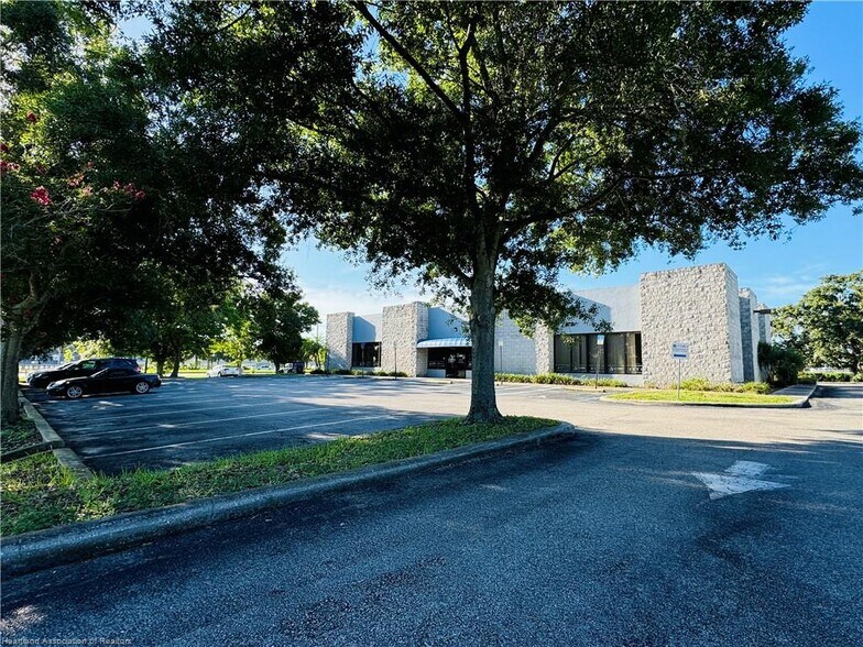 More Photos Of 346 E Royal Palm St, Lake Placid Office For Sale