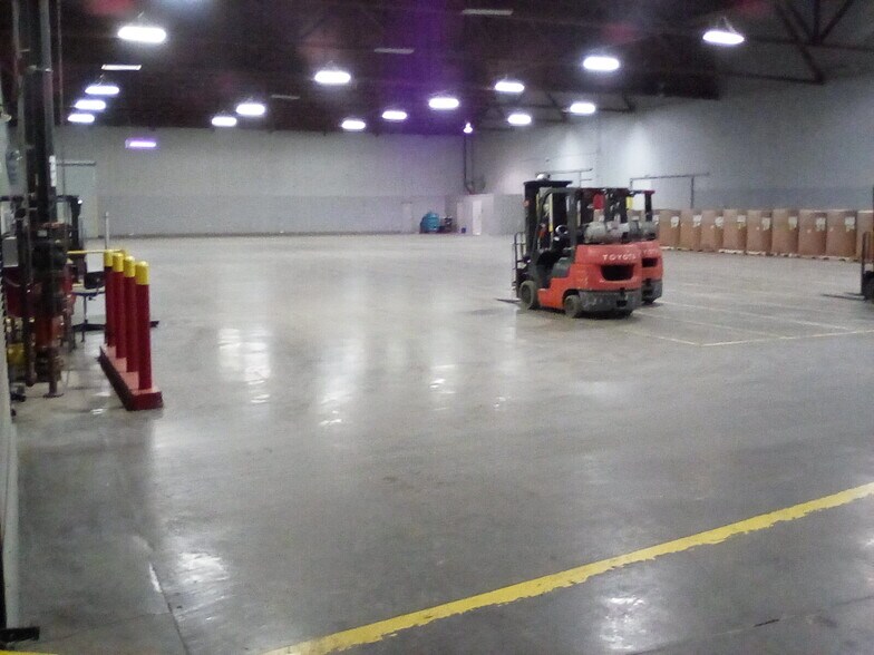 More Photos Of 320 E South St, Orland Industrial For Sale