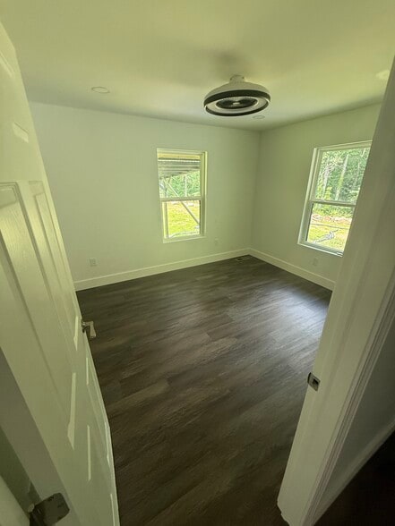 More Photos Of 2521 Reinhardt College Pky, Canton Office For Sale