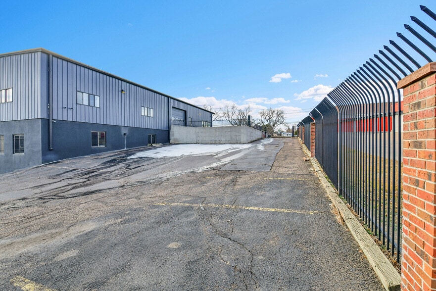 More Photos Of 4560 S Federal Blvd, Englewood Auto Repair For Sale