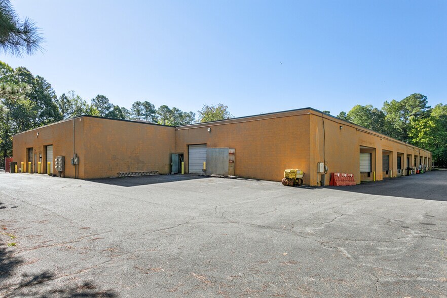 More Photos Of 309 McLaws Cir, Williamsburg Research And Development For Lease