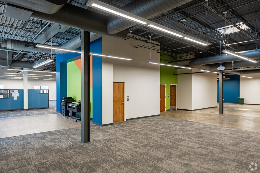 More Photos Of 7115 Standard Dr, Hanover Service For Sale