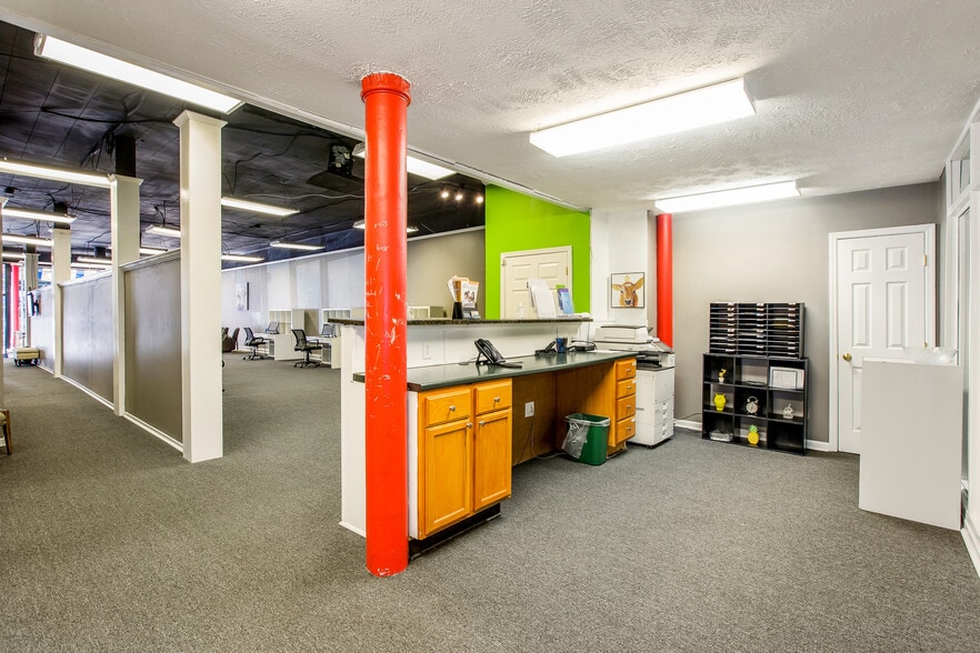 More Photos Of 214 Hay St, Fayetteville Storefront Retail Office For Lease