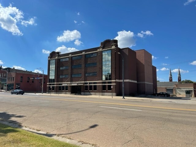 More Photos Of 235 S Kansas Ave, Topeka Office For Sale