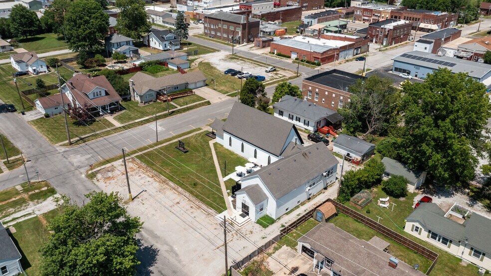 More Photos Of 206 W Spruce St, Gillespie Religious Facility For Sale