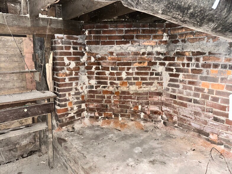 More Photos Of 1831 N C St, Elwood Apartments For Sale