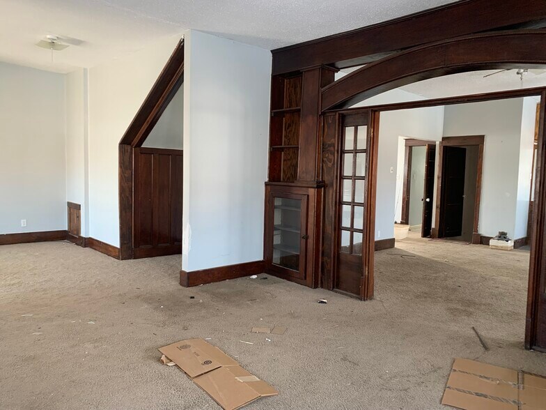 More Photos Of 325 Iris Ct, Saint Clair Medical For Sale