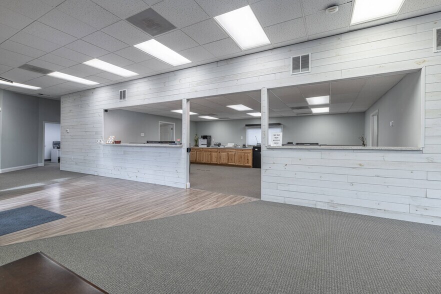 More Photos Of 3210 Seajay Dr, Beavercreek Bank For Sale