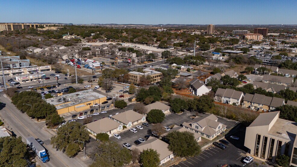 More Photos Of 4230 Gardendale St, San Antonio Office For Sale