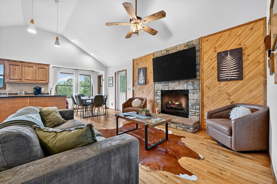 More Photos Of 77 Alpine Way, Blairsville Hotel For Sale