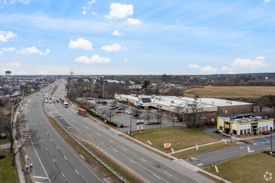 More Photos Of 610 Broadhollow Rd, Melville Unknown For Lease