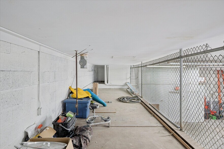 More Photos Of 36050 Goddard Rd, Romulus Auto Repair For Sale