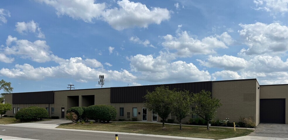 More Photos Of 1328-1346 Wheaton Dr, Troy Warehouse For Lease