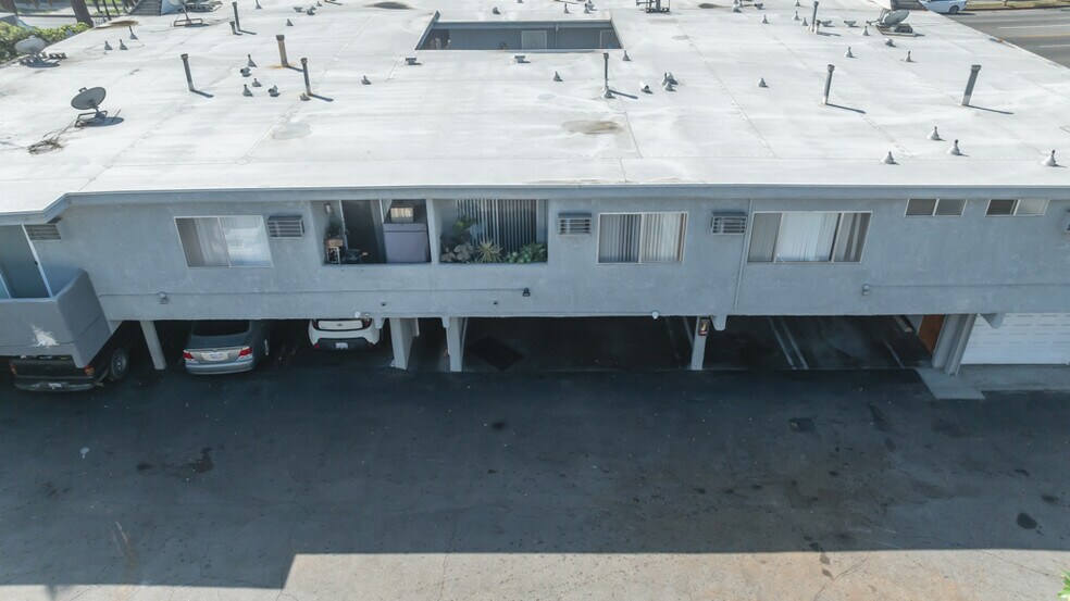 More Photos Of 13825 Vanowen St, Van Nuys Apartments For Sale