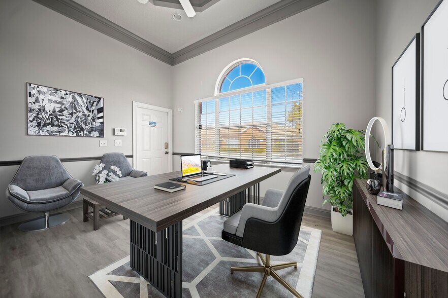 More Photos Of 6817 Southpoint Pky, Jacksonville Loft Creative Space For Lease