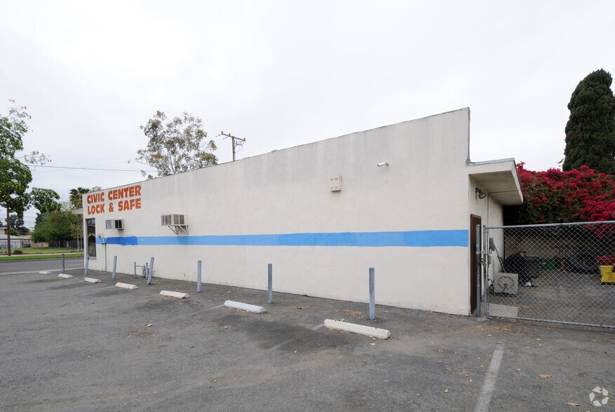 More Photos Of 1047 W 1st St, Santa Ana Freestanding For Lease